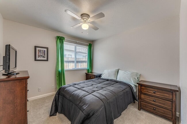 Building Photo - FULLY FURNISHED Sparks home with all utilities included and flexible lease options