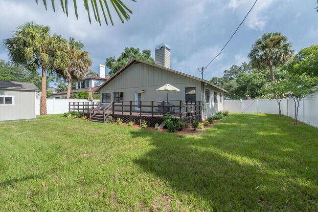Building Photo - Charming Bungalow in Prime South Tampa – Plant High School District!