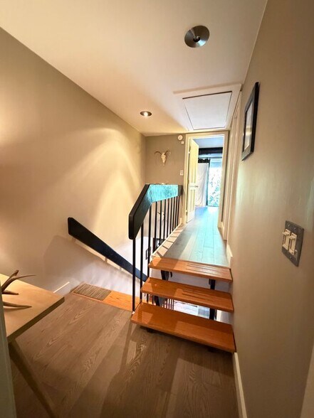 Building Photo - 12 Arden Way