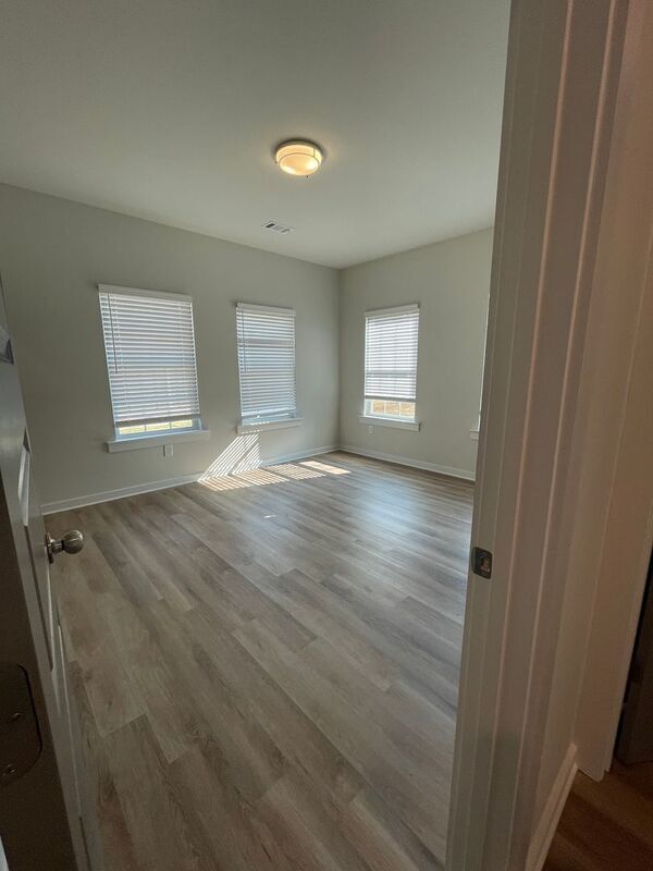 Building Photo - 476 O'Conner Blvd