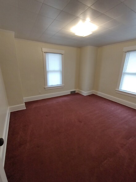 Building Photo - 2718 9th St SW