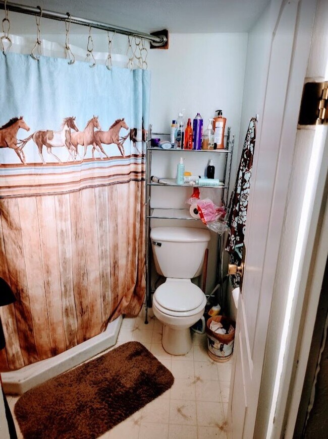 Building Photo - 646 S Coleman St