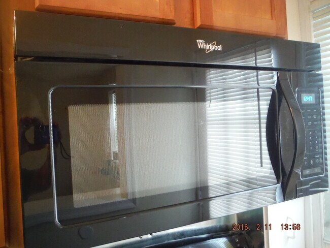 Microwave - 200 Maplewood Dr