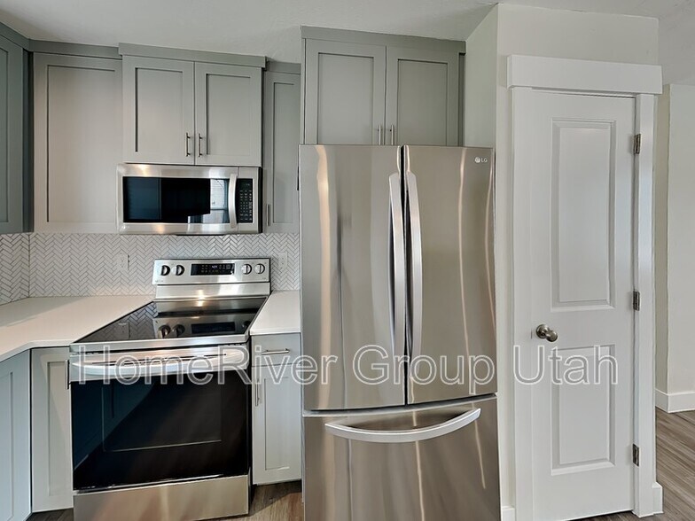 Building Photo - 5394 Cadenza Dr