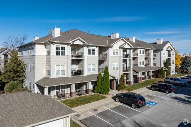 Primary Photo - Autumn Grove Apartments