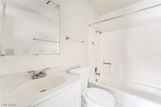 Building Photo - 5303 Del Gado Dr
