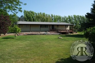 Building Photo - 3bd 2ba Home in West Valley Yakima