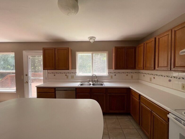 Building Photo - 636 Canary Estates Dr