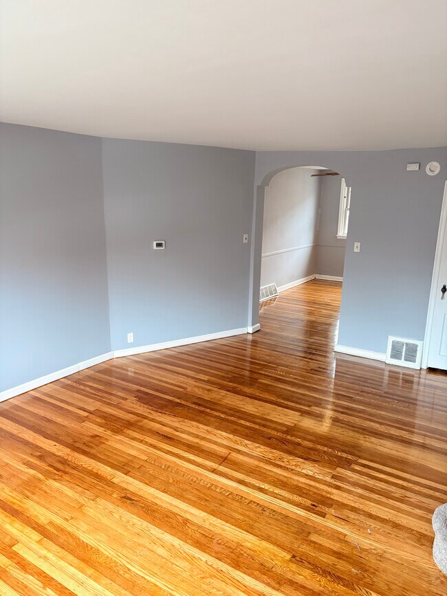 Building Photo - 229 Higbee St