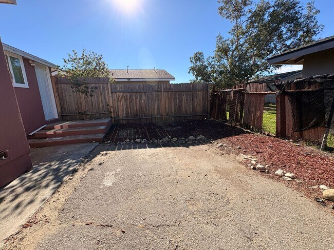 Building Photo - 15635 Curtis Ave