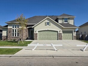 Building Photo - 5630 W Polecat Dr
