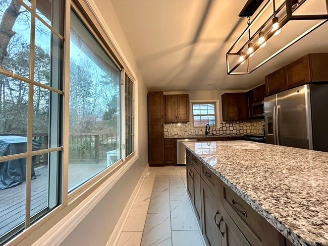 Building Photo - 5922 Amity Pl