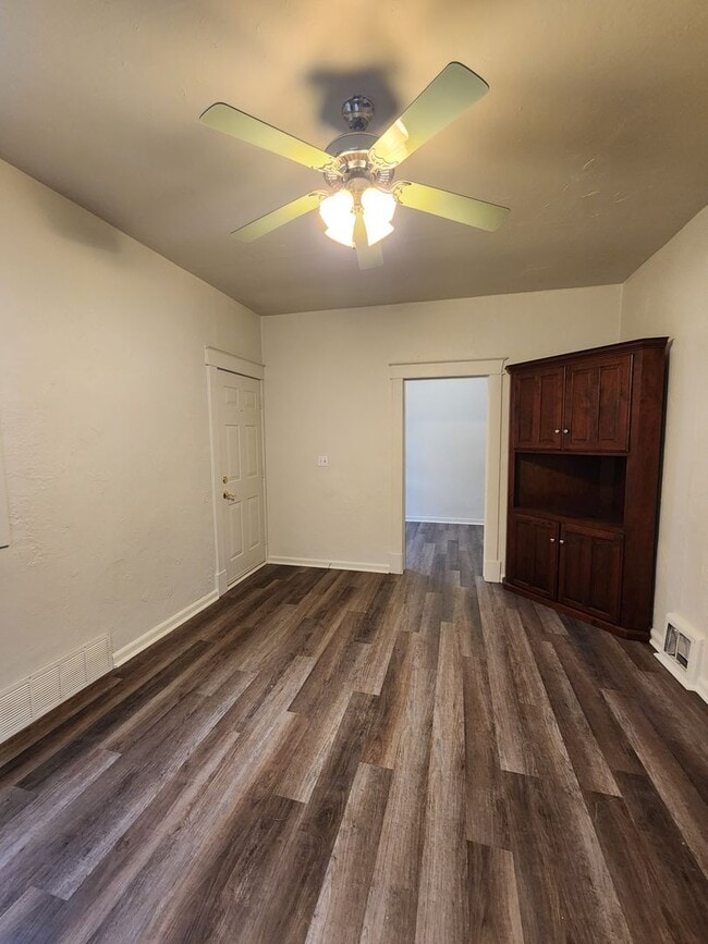 Building Photo - Sugarhouse Single Level 2 bd. 1 bath Single Family home!