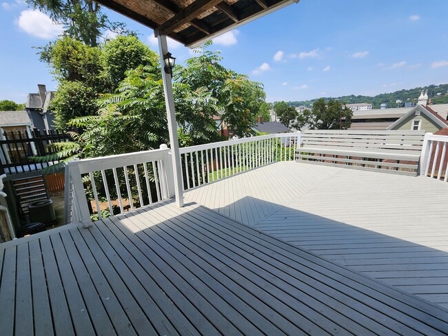 Building Photo - 1215 5th Ave