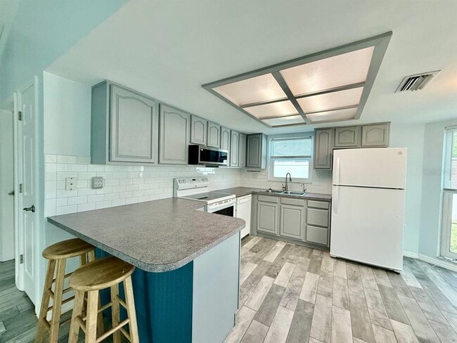 Building Photo - 6149 Staunton Dr