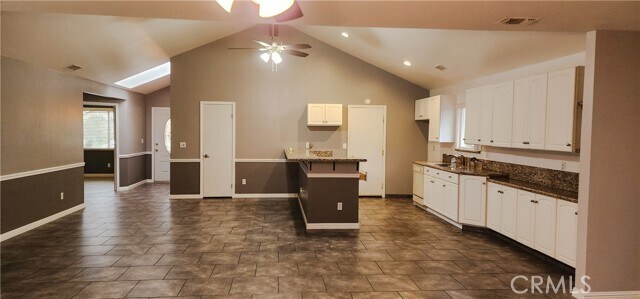 Building Photo - 212 Greentree Cir