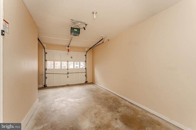 Building Photo - 10220 Baltusrol Ct