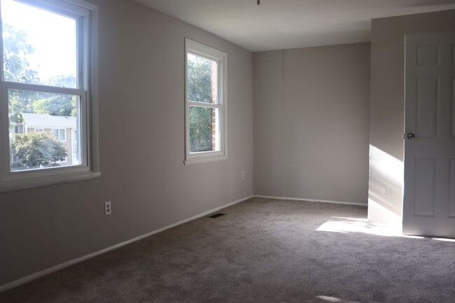 Building Photo - For Rent – Renovated 3BR Home in Providenc...