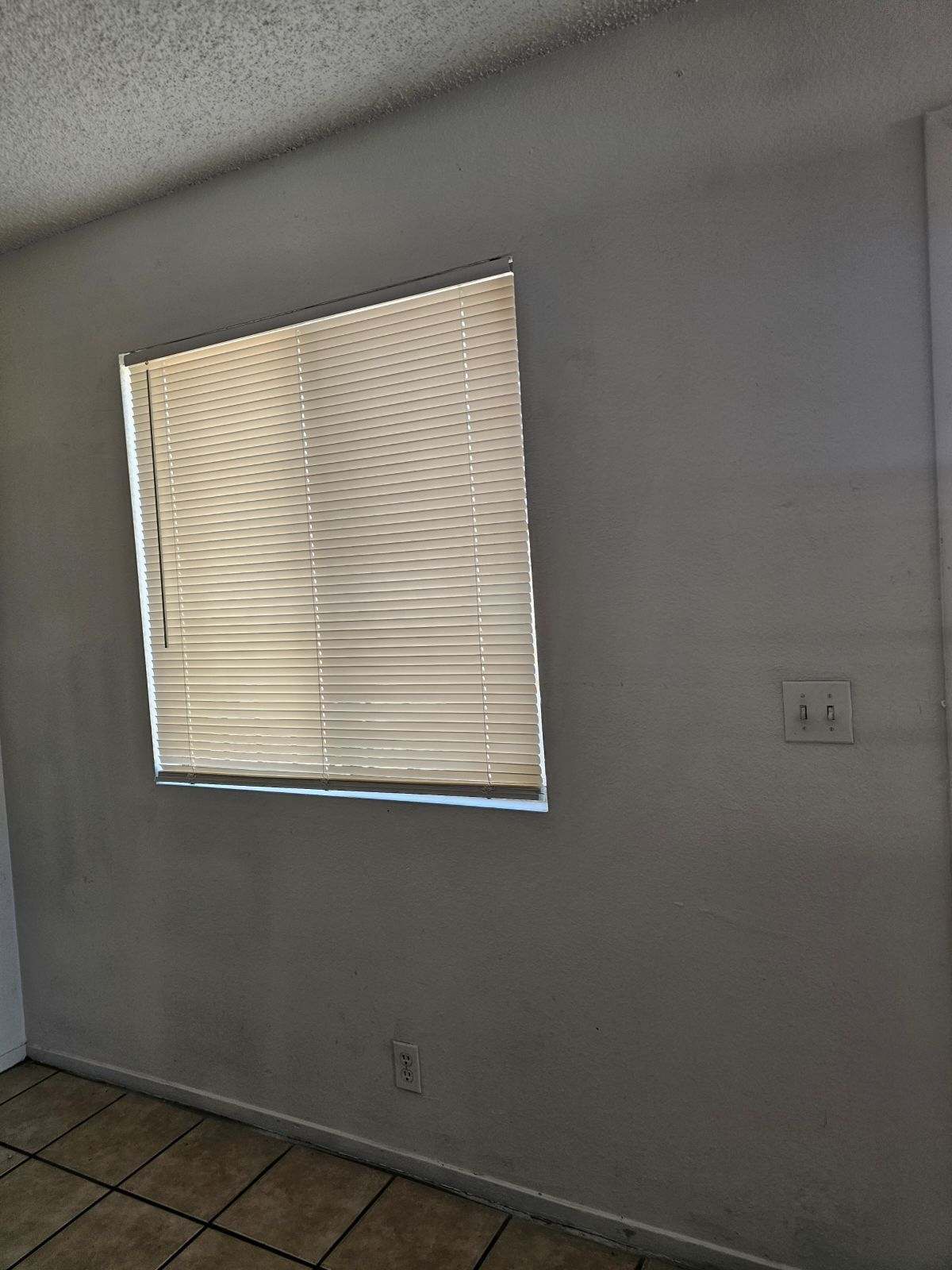 Building Photo - 2428 Statz St