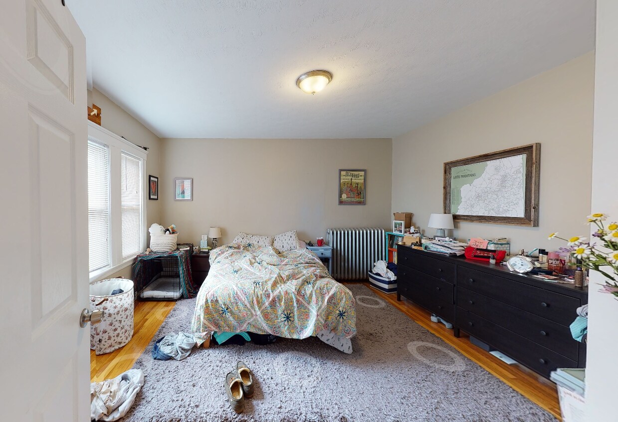 Building Photo - 48 South Crescent Circuit