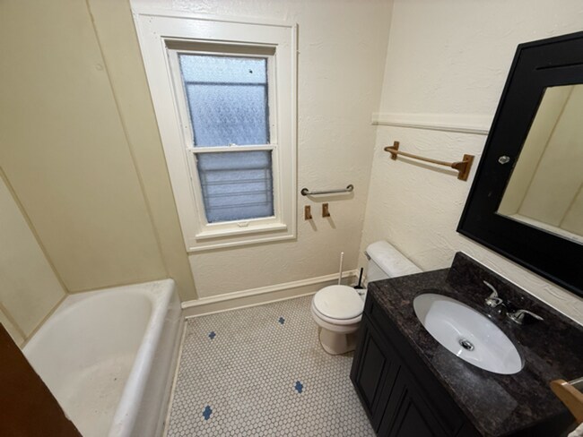 Building Photo - 2628-2630 N 48th St,