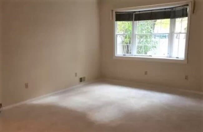 Building Photo - 1376 Red Tail Hawk Dr