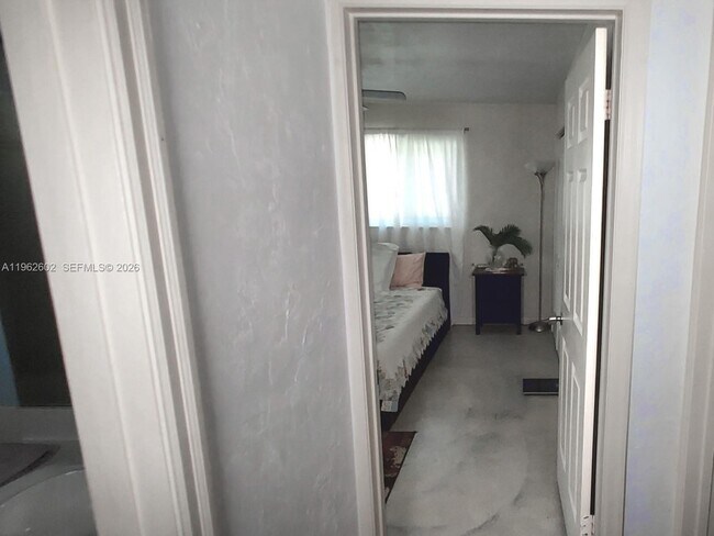 Building Photo - 10646 Barn Rd