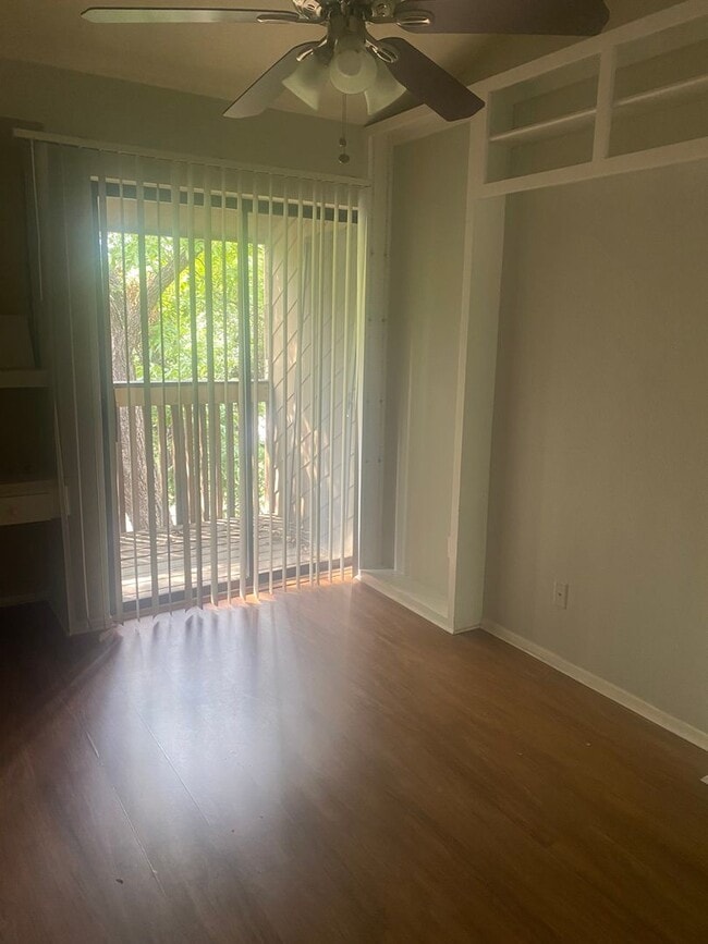 Building Photo - LAW SCHOOL SPECIAL - 1BD PLUS STUDY / 2BD/1BA
