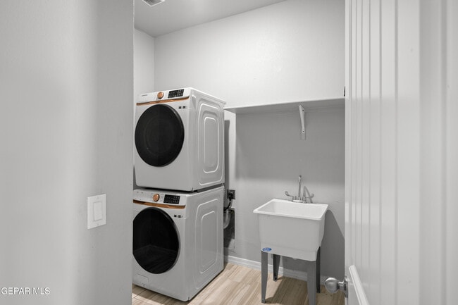 Building Photo - 13636 Glen Vista Ln