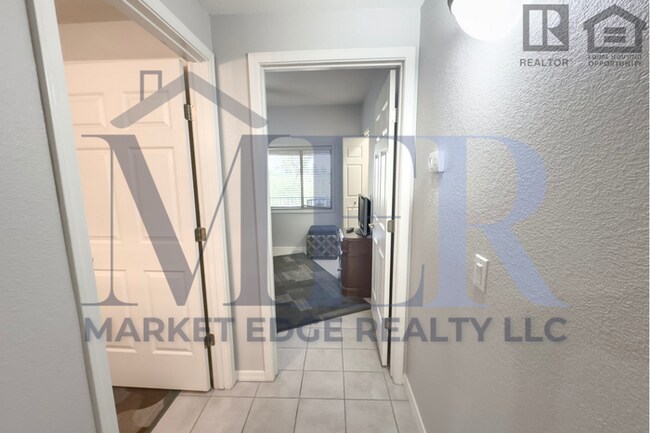 Building Photo - 2Bed/2Bath Furnished Condo in Superstition Springs -- Golf Course Views! -- 2 Car Garage!