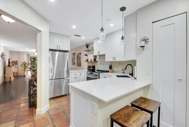 Building Photo - 500 Crosswinds Dr