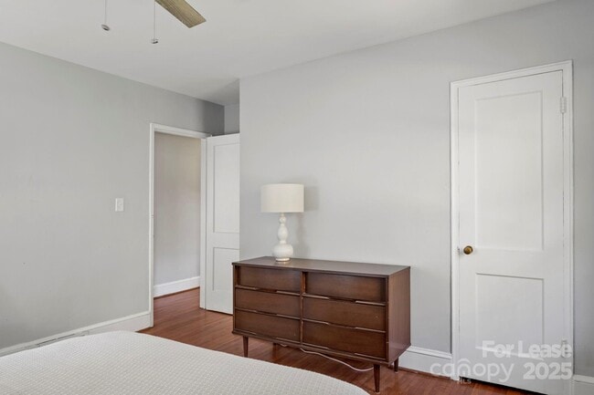 Building Photo - 2917 Forest Park Dr