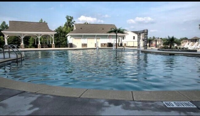 Building Photo - 3262 Alexandria Dr