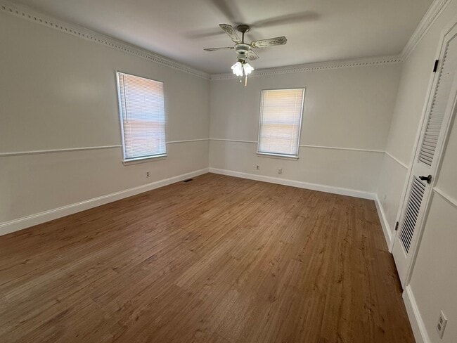 Building Photo - Prime Nashville Location with Comfort & Convenience