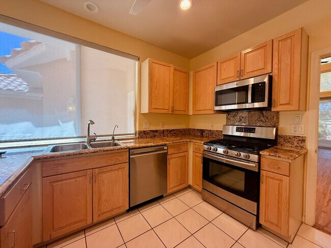 Building Photo - Gorgeous Spanish Trails 3BR House for lease!