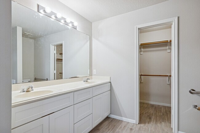 Building Photo - 20938 Fox Trot Ct