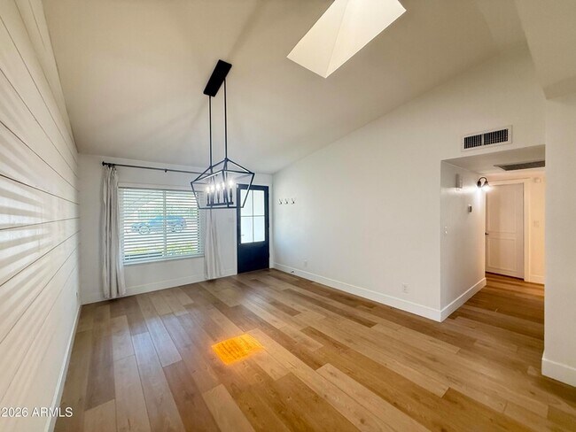 Building Photo - 1363 W Los Lagos Vista