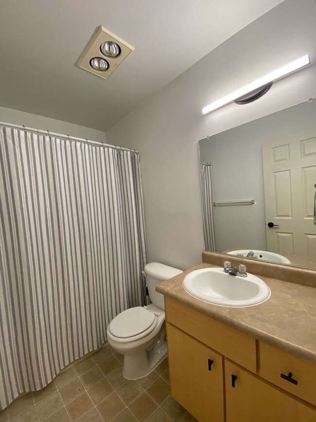 Building Photo - Location Location Location ~2 Bedroom 2.5 bath near OSU!