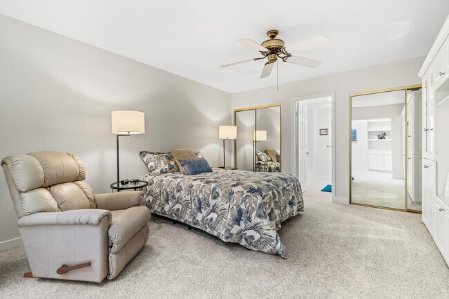 Building Photo - 39 Maximo Way