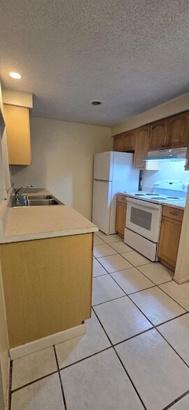 Building Photo - 401 Skylark Ln NW