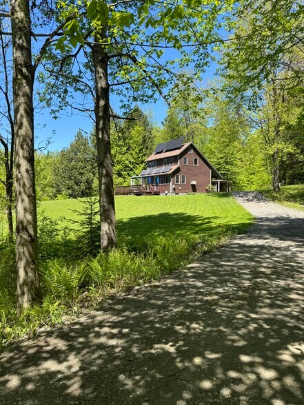 Building Photo - 427 Solar Way Dr