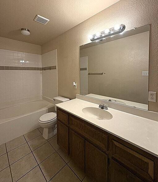Building Photo - 1412 Van Zanten Ct