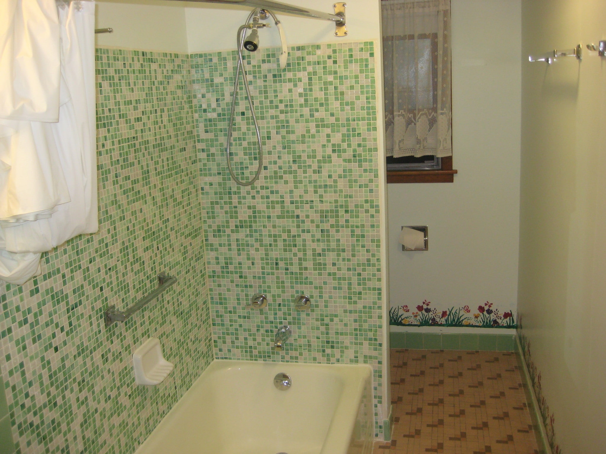 Bathroom shower - 4210 S 22nd St