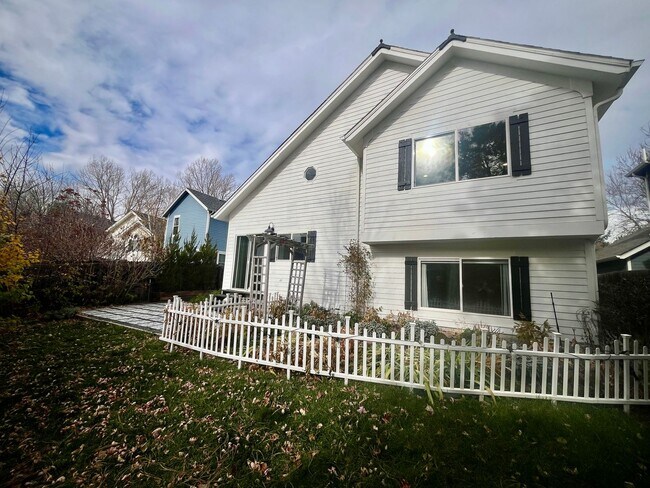 Building Photo - Beautifully Renovated 4-Bedroom Home in Canterberry Crossing