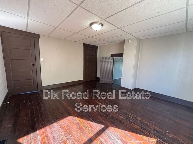 Building Photo - 526 Brandt St