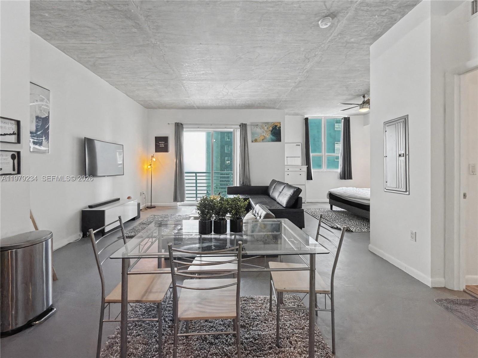 Building Photo - 234 NE 3rd St