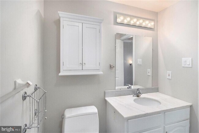 Building Photo - 1807 Mountainview Dr