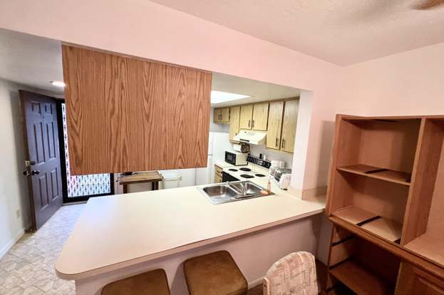 Building Photo - 1604 University Ln