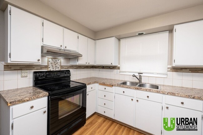 Building Photo - Great 3 bedroom 2 bathroom townhome for rent in South Spokane Valley