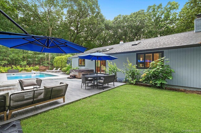 Primary Photo - 2723 Deerfield Rd